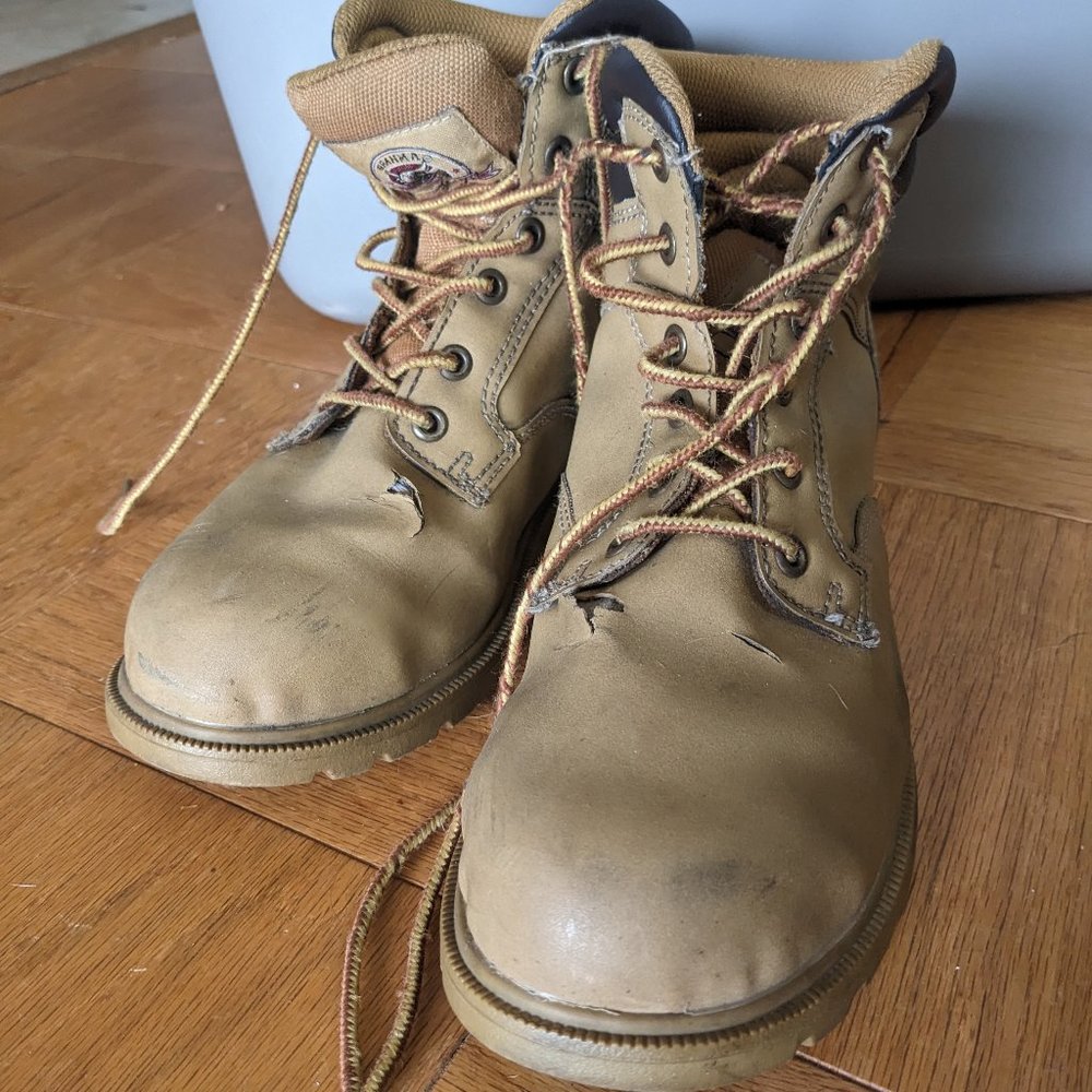 Brahma, size 9, Steel-toe Work Boots, well worn